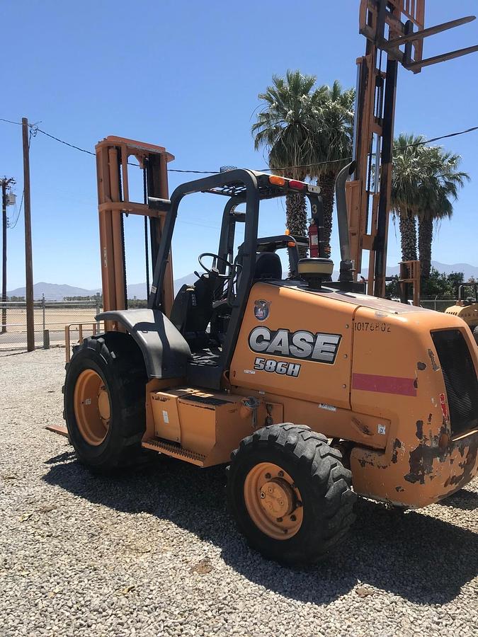 Used 2013 CASE 586H
