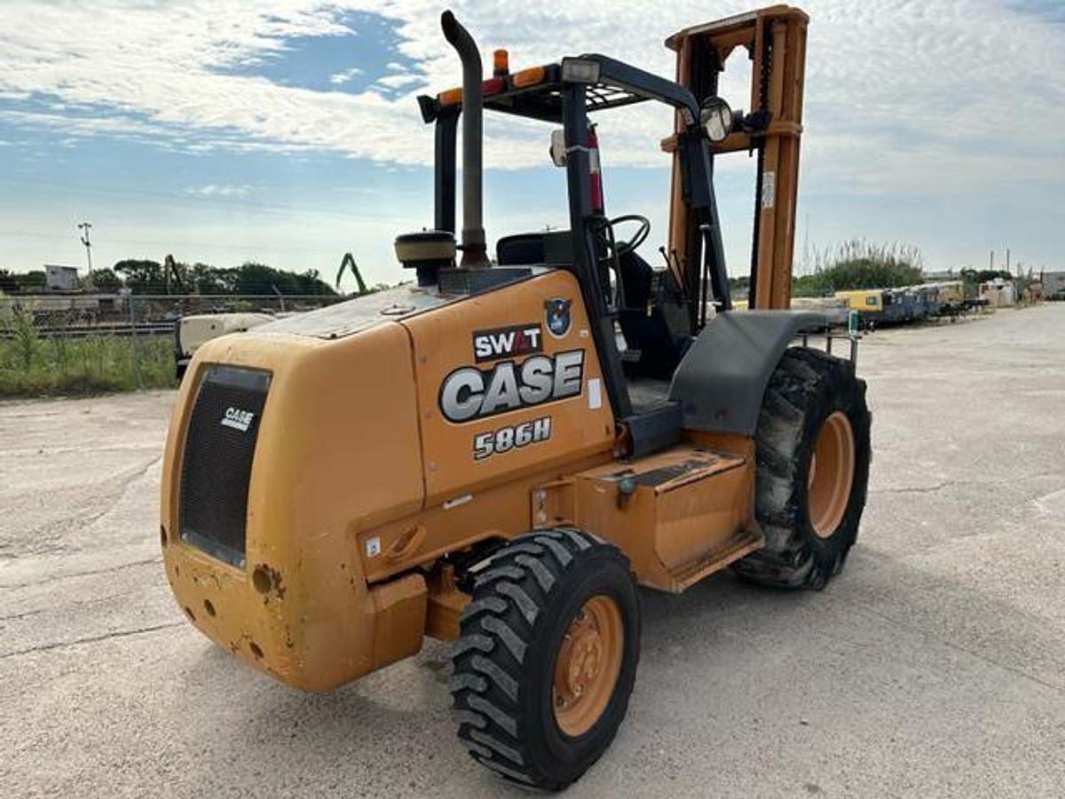 Used 2014 CASE 586H