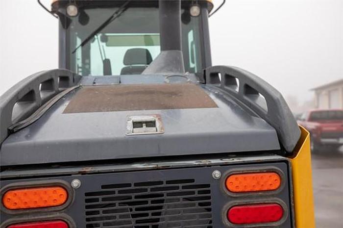 Used 2017 DEERE 544K