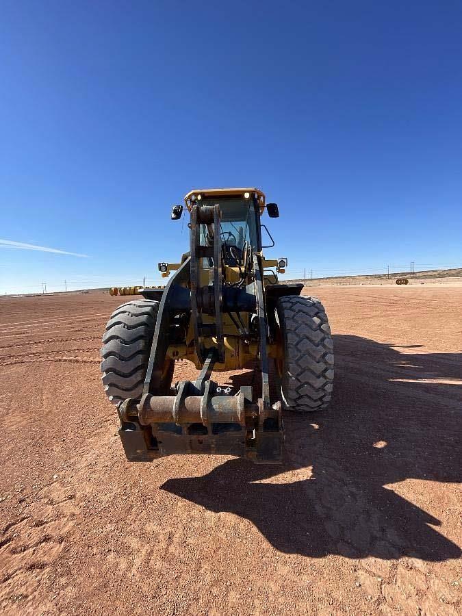 Used 2019 DEERE 624L