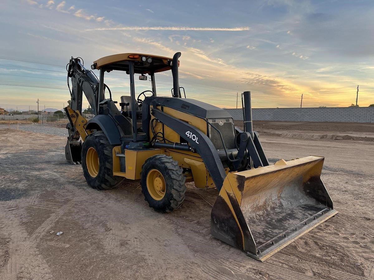 Used 2020 DEERE 410L