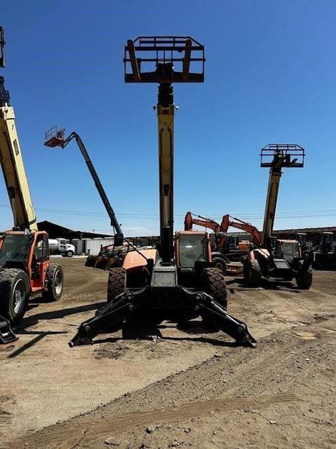 Used 2017 JLG 1055