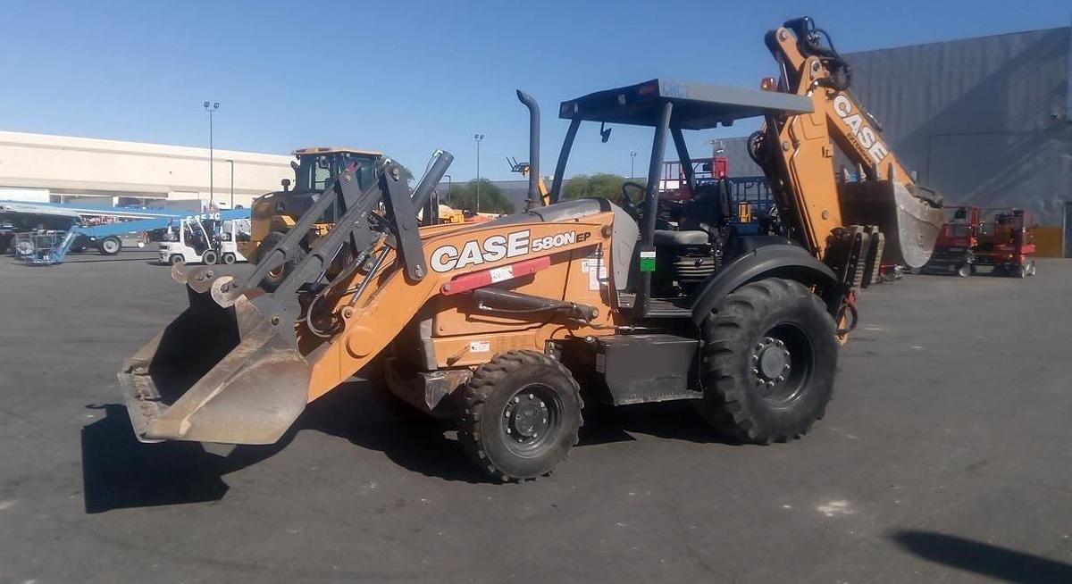 Used 2018 CASE 580N EP