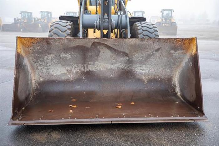 Used 2017 DEERE 544K