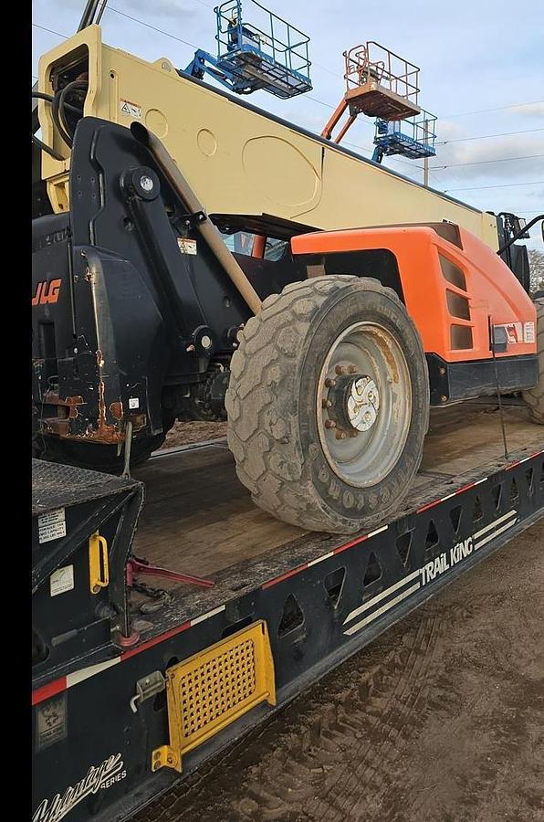 Used 2017 JLG 1055
