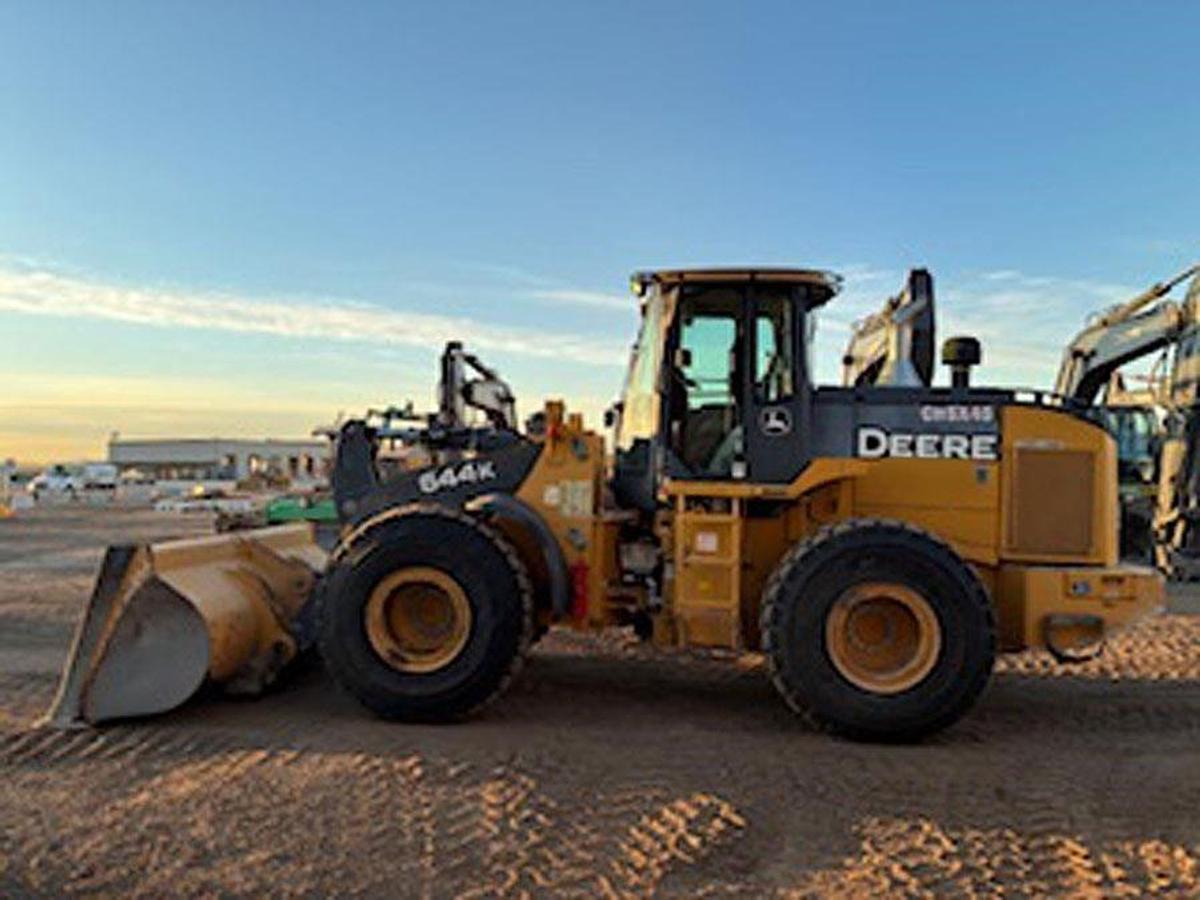 Used 2017 DEERE 644K