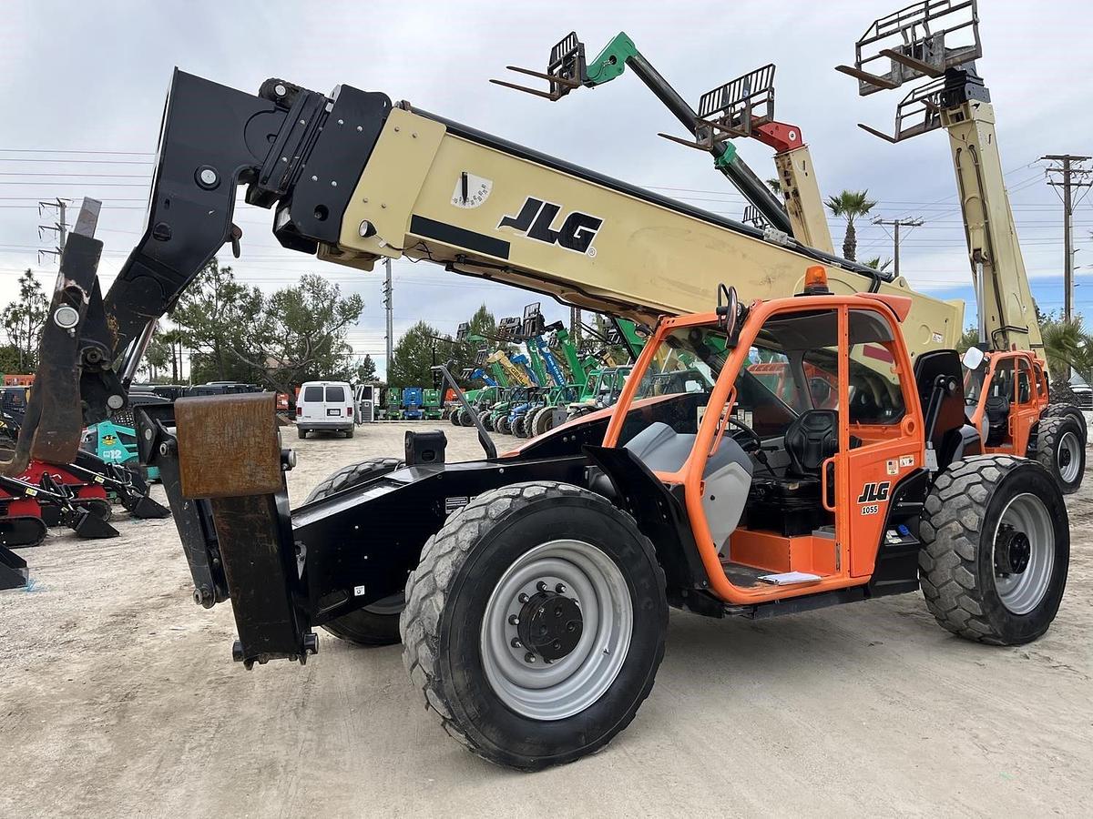 Used 2016 JLG 1055