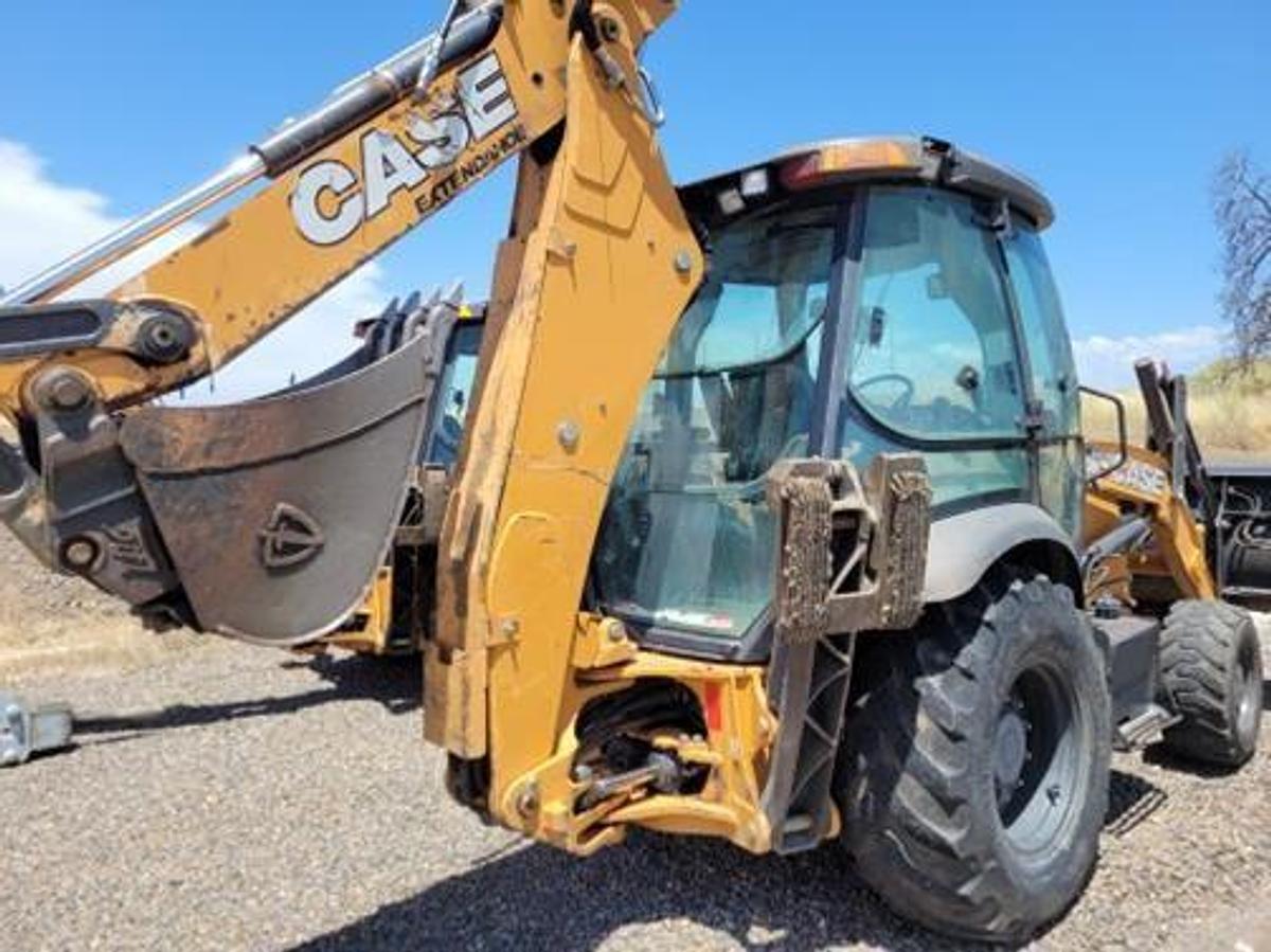 Used 2017 CASE 580N EP