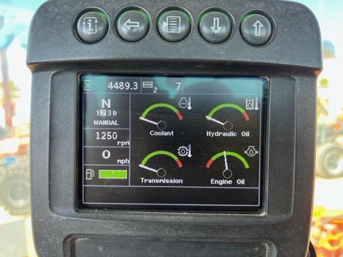 Used 2015 DEERE 544K