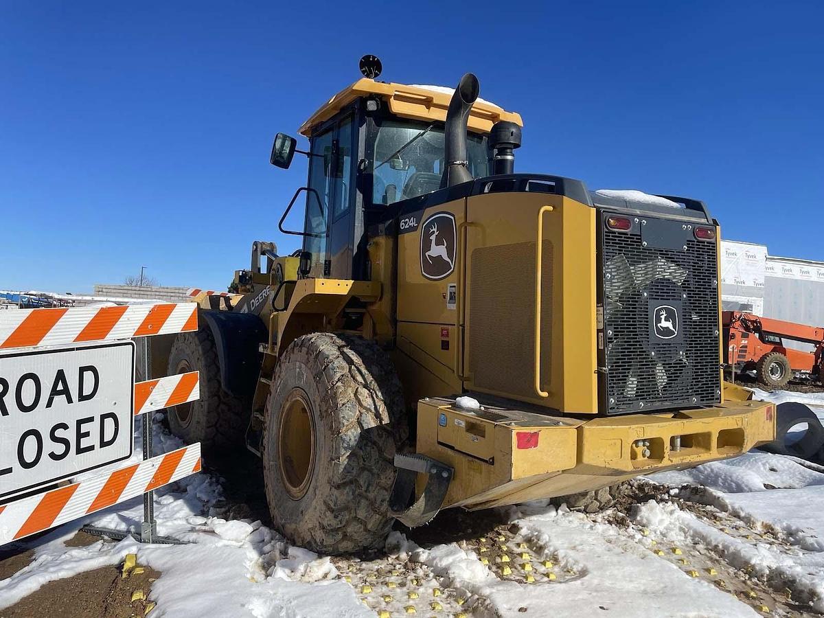 Used 2020 DEERE 624L