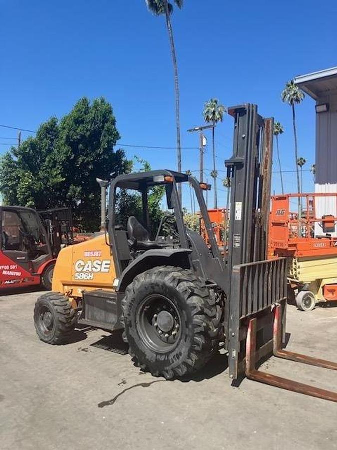 Used 2017 CASE 586H
