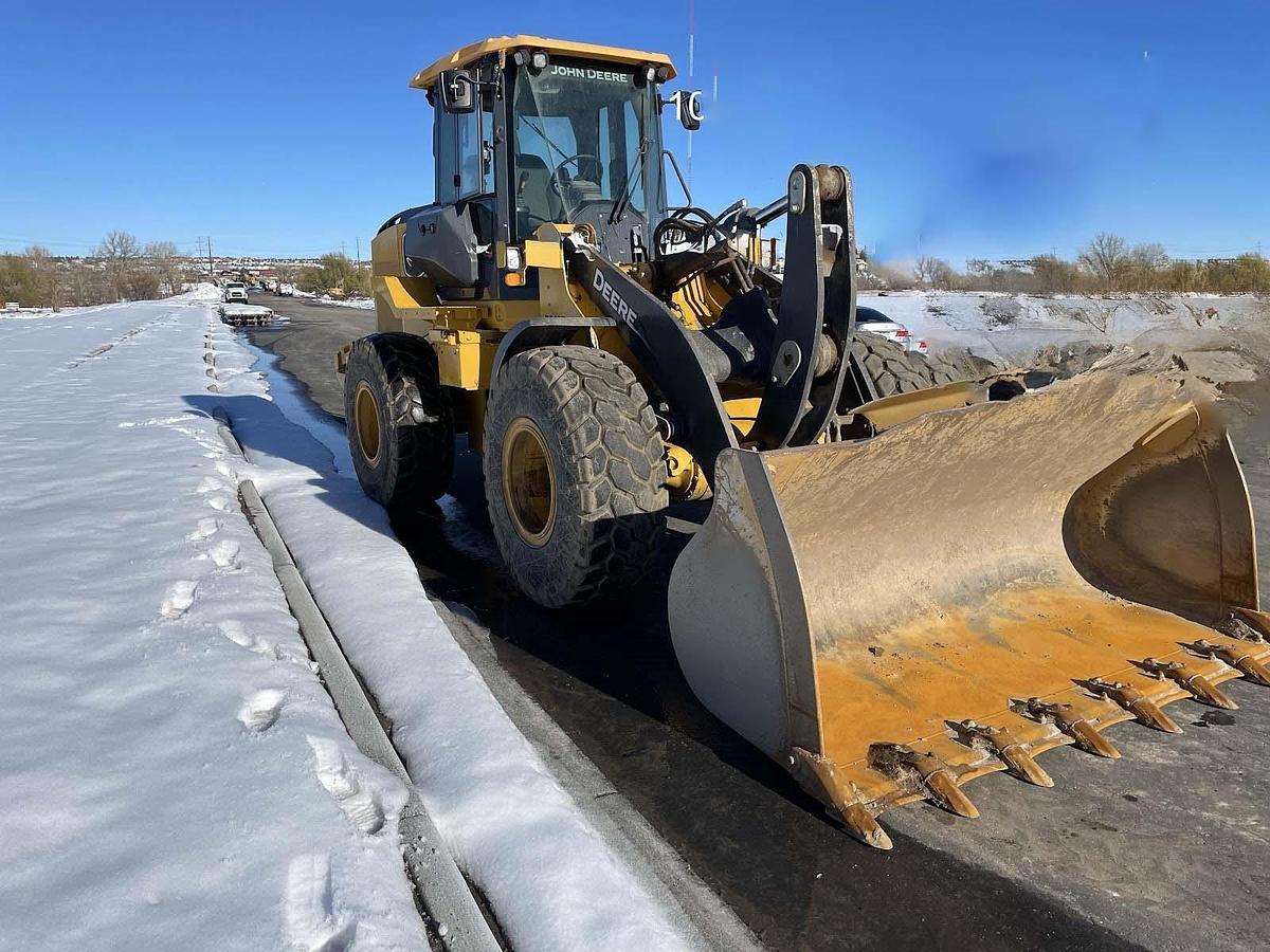 Used 2020 DEERE 624L