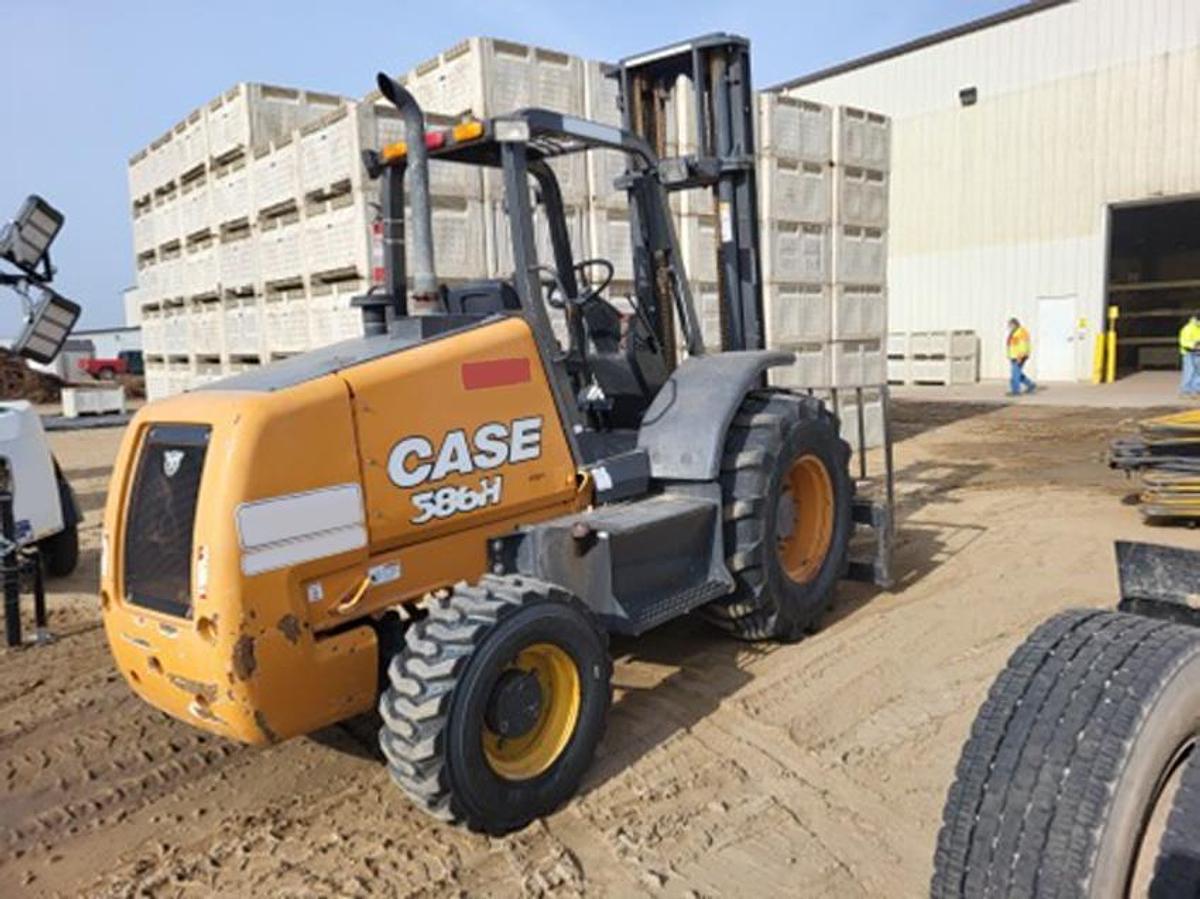 Used 2018 CASE 586H