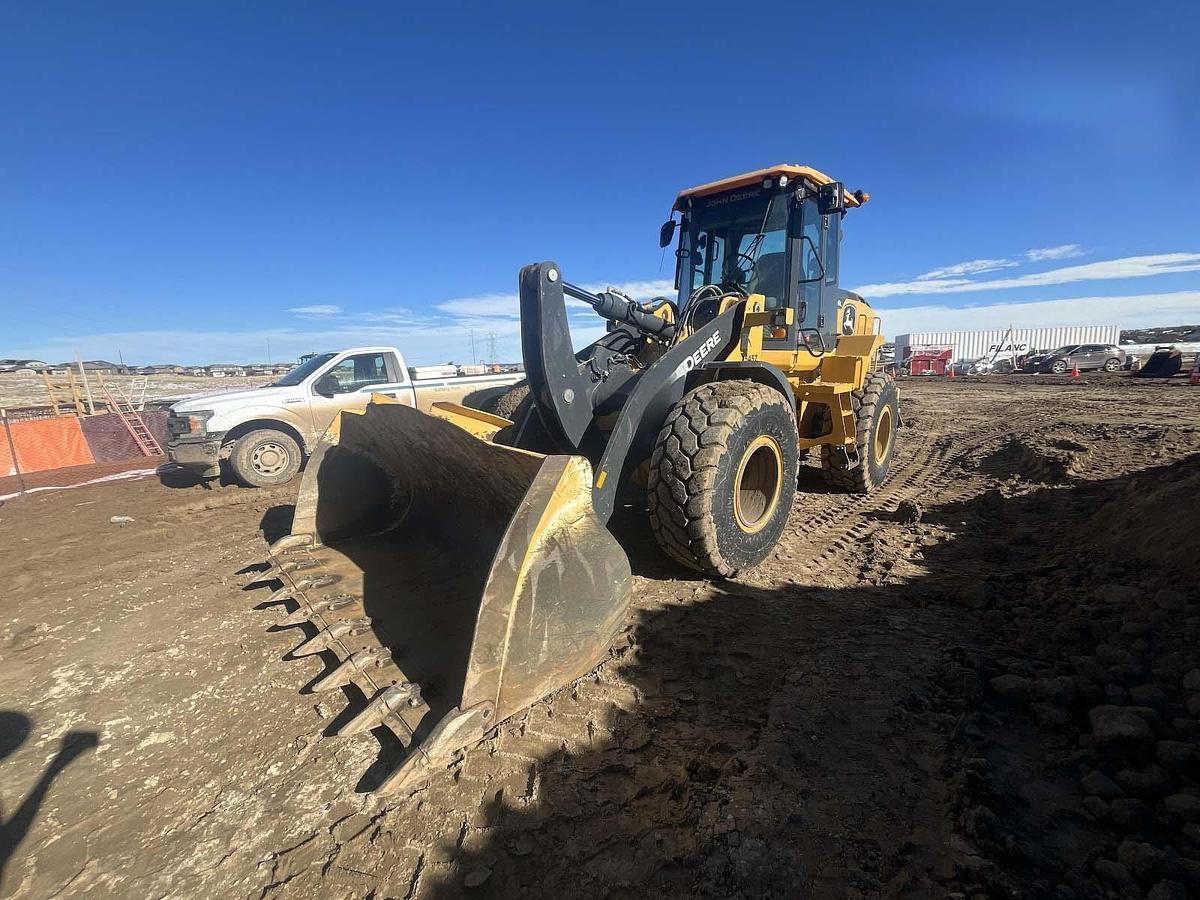 Used 2020 DEERE 624L