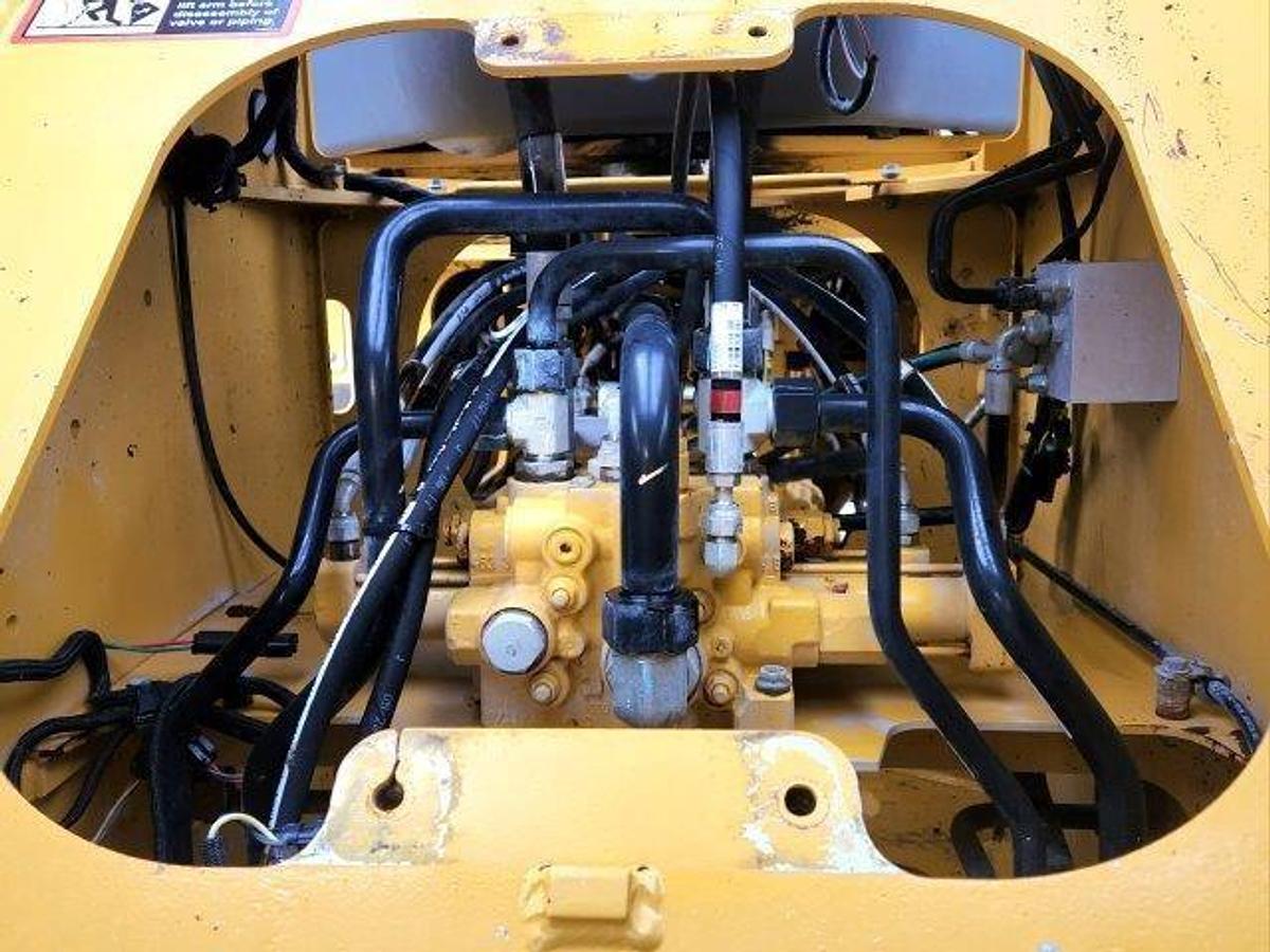 Used 2018 DEERE 544K