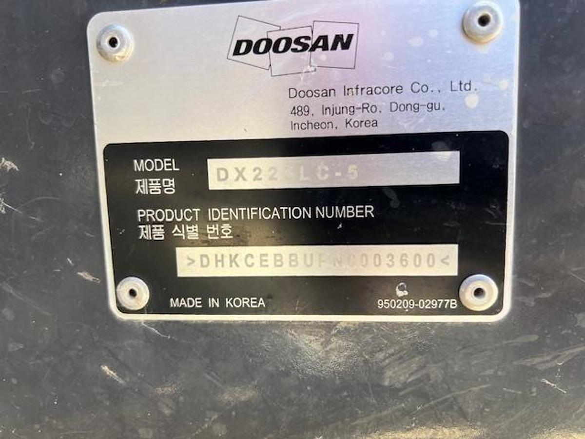 Used 2022 DOOSAN DX225 LC-5