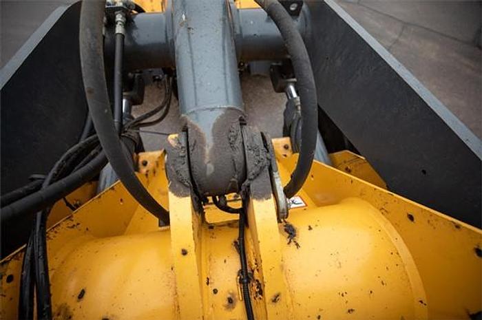 Used 2017 DEERE 544K
