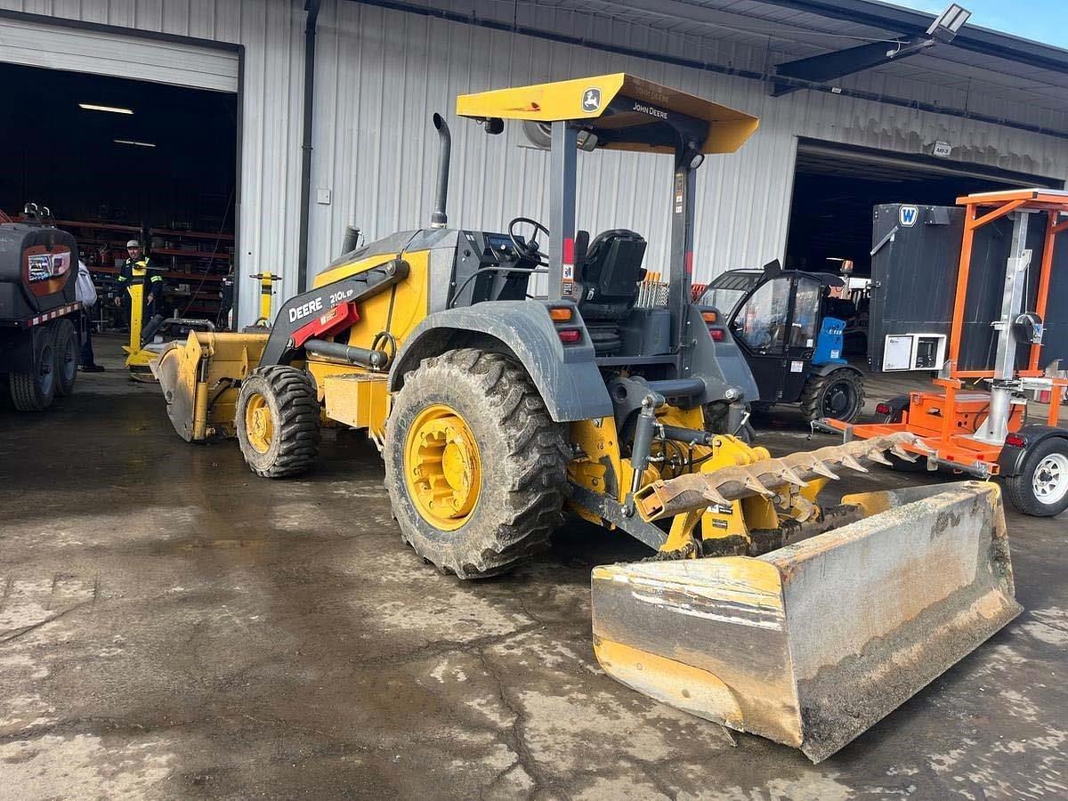 Used 2019 DEERE 210LEP