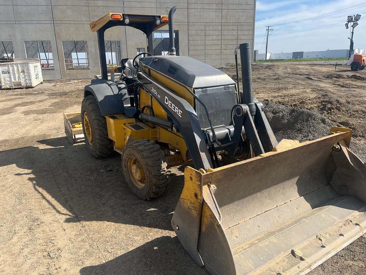 Used 2019 DEERE 210LEP