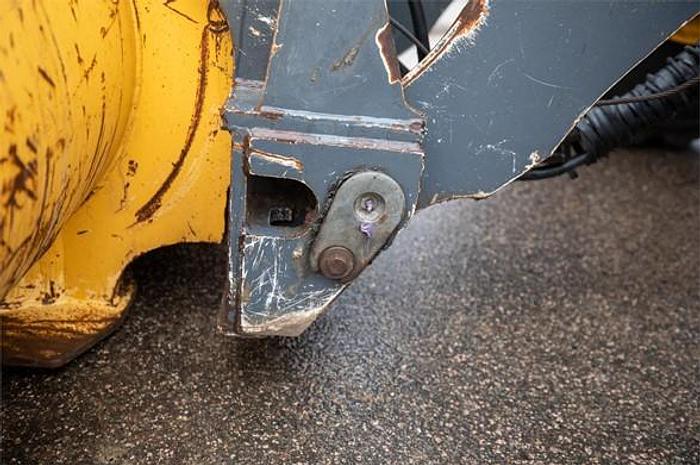 Used 2017 DEERE 544K