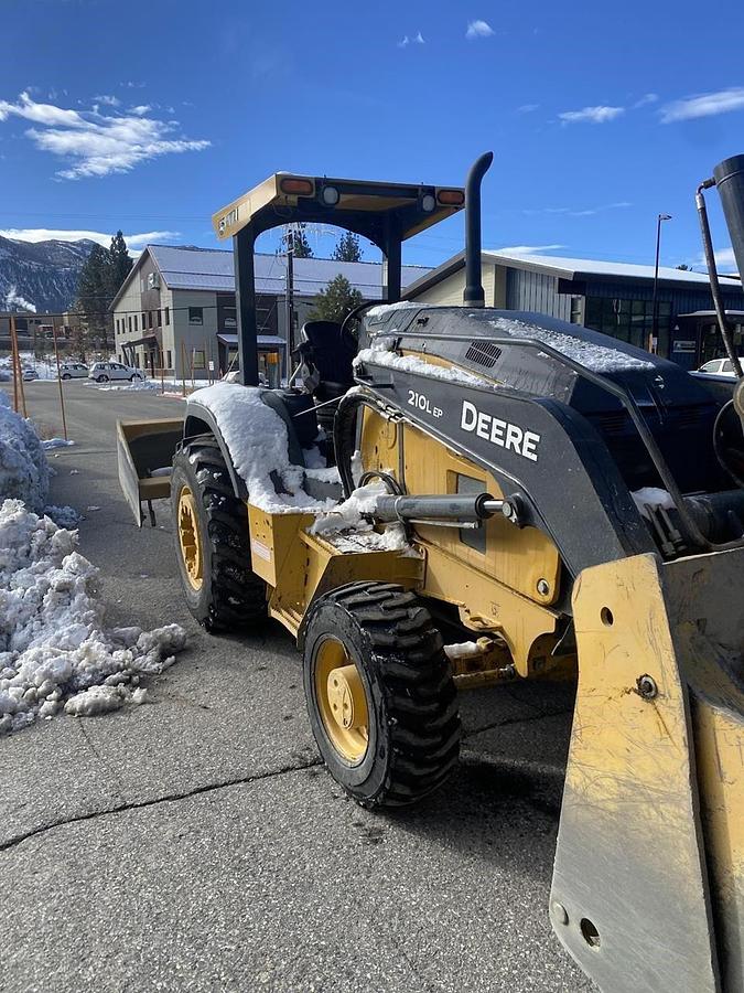 Used 2019 DEERE 210LEP