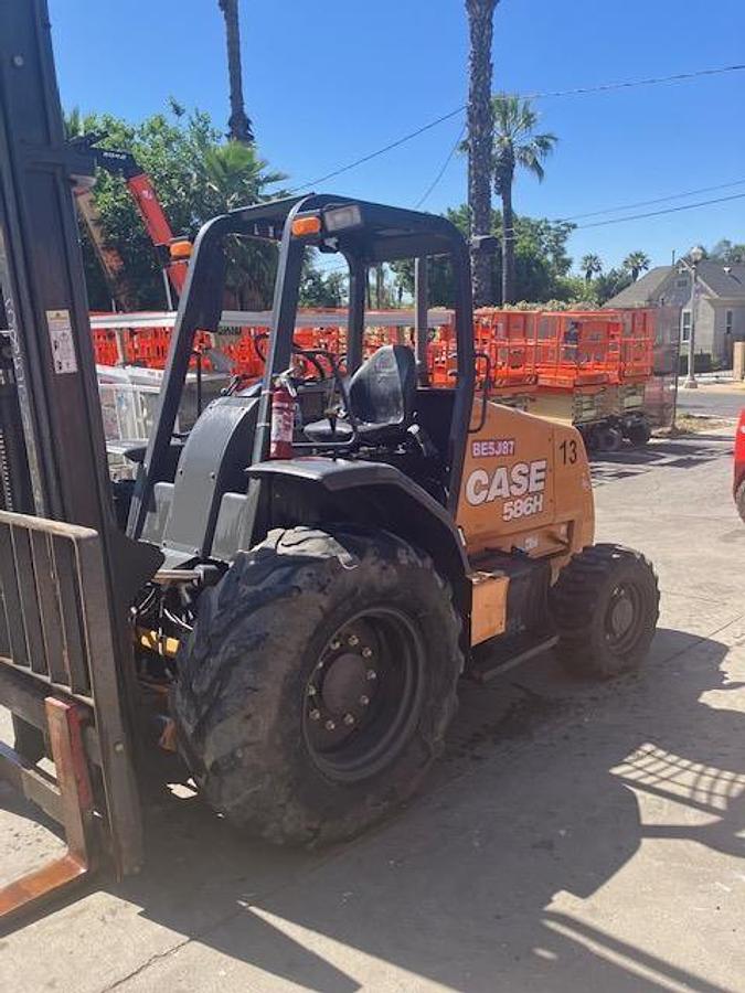 Used 2017 CASE 586H