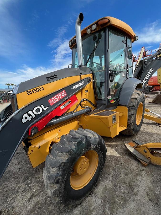 Used 2019 DEERE 410L