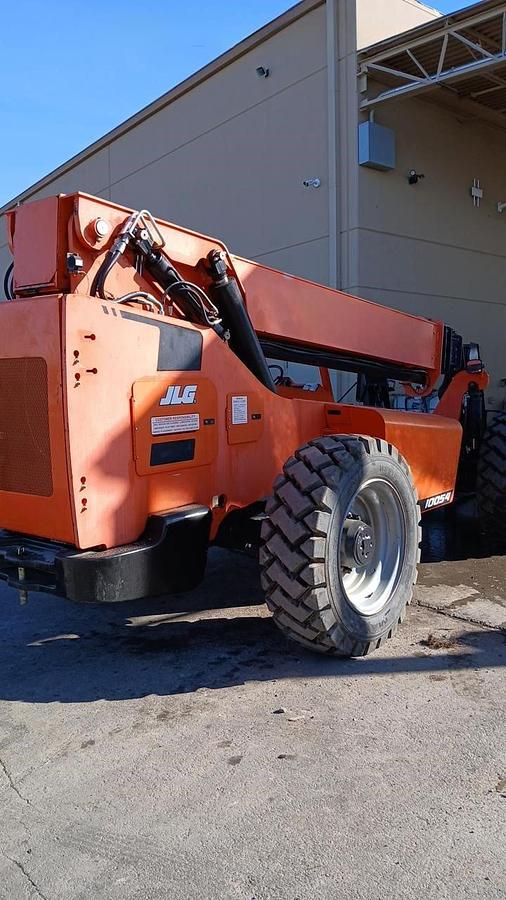 Used 2017 SKY TRAK 10054