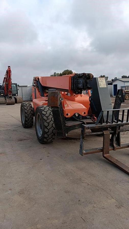 Used 2017 SKY TRAK 10054