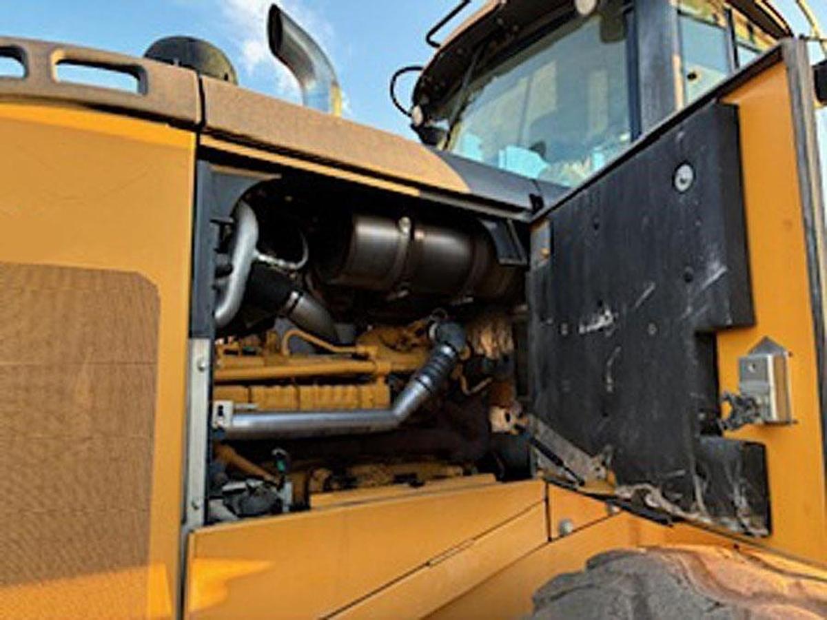 Used 2017 DEERE 644K