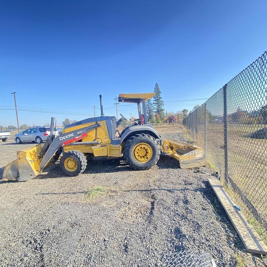 Used 2019 DEERE 210LEP
