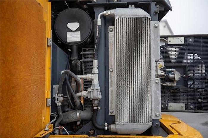 Used 2017 DEERE 544K