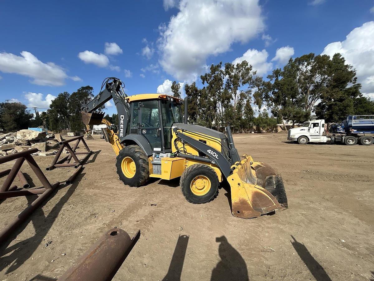 Used 2020 DEERE 410L