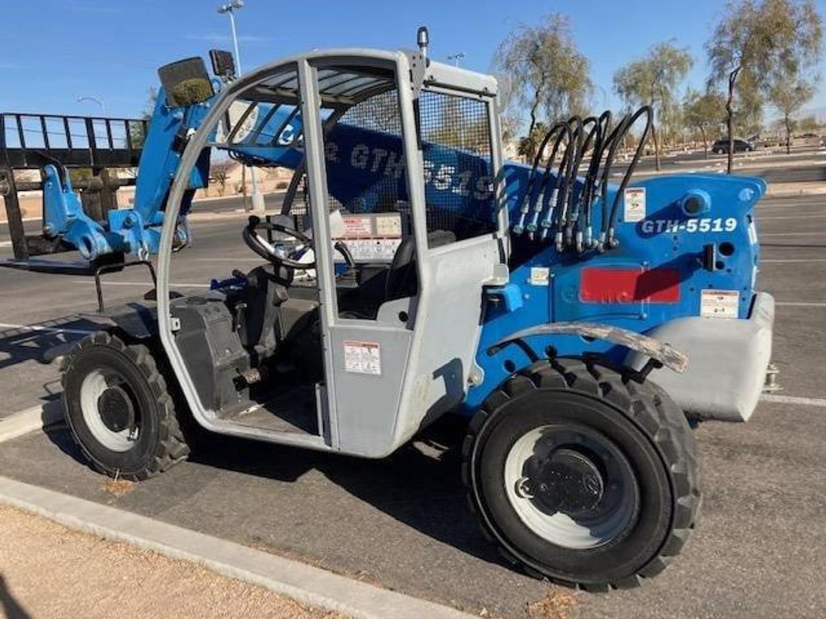 Used 2013 GENIE GTH5519