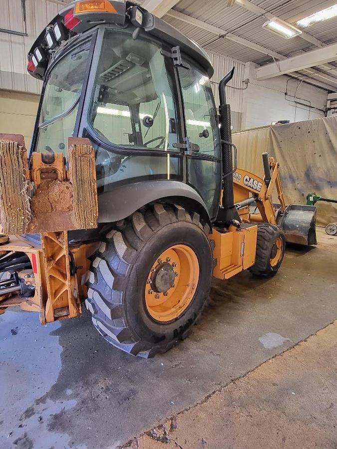 Used 2017 CASE 580SN