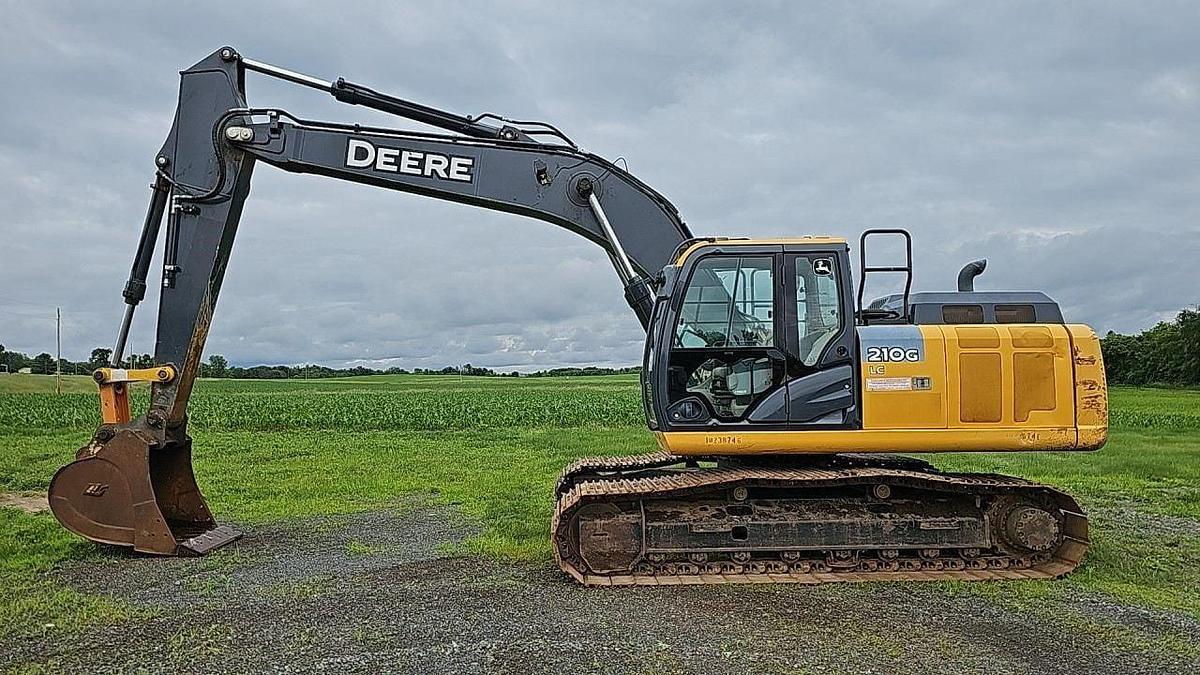 Used 2018 DEERE 210G LC