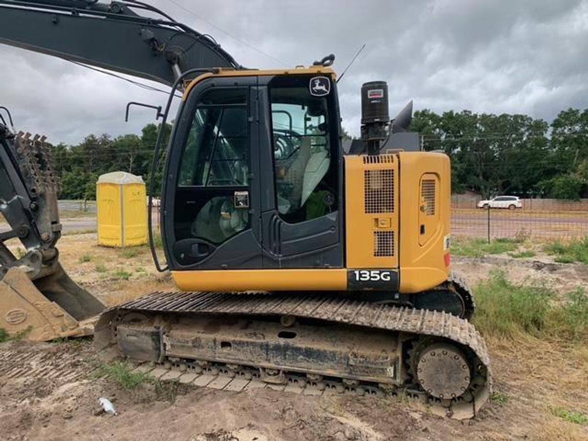 Used 2018 DEERE 135G