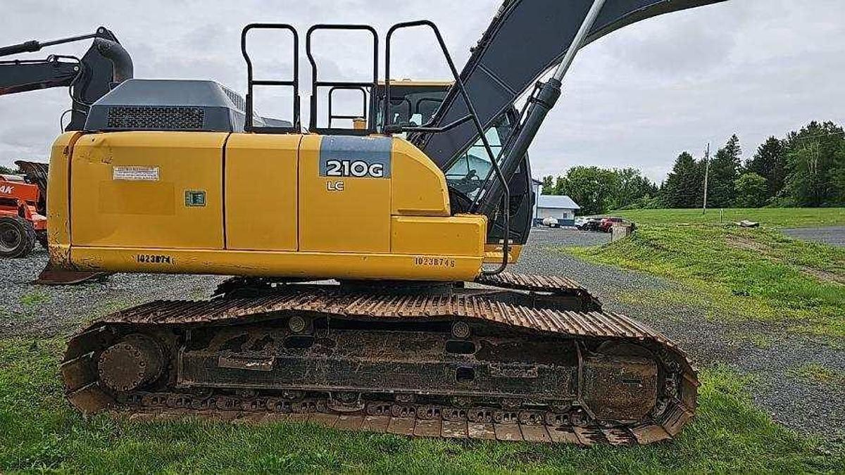 Used 2018 DEERE 210G LC