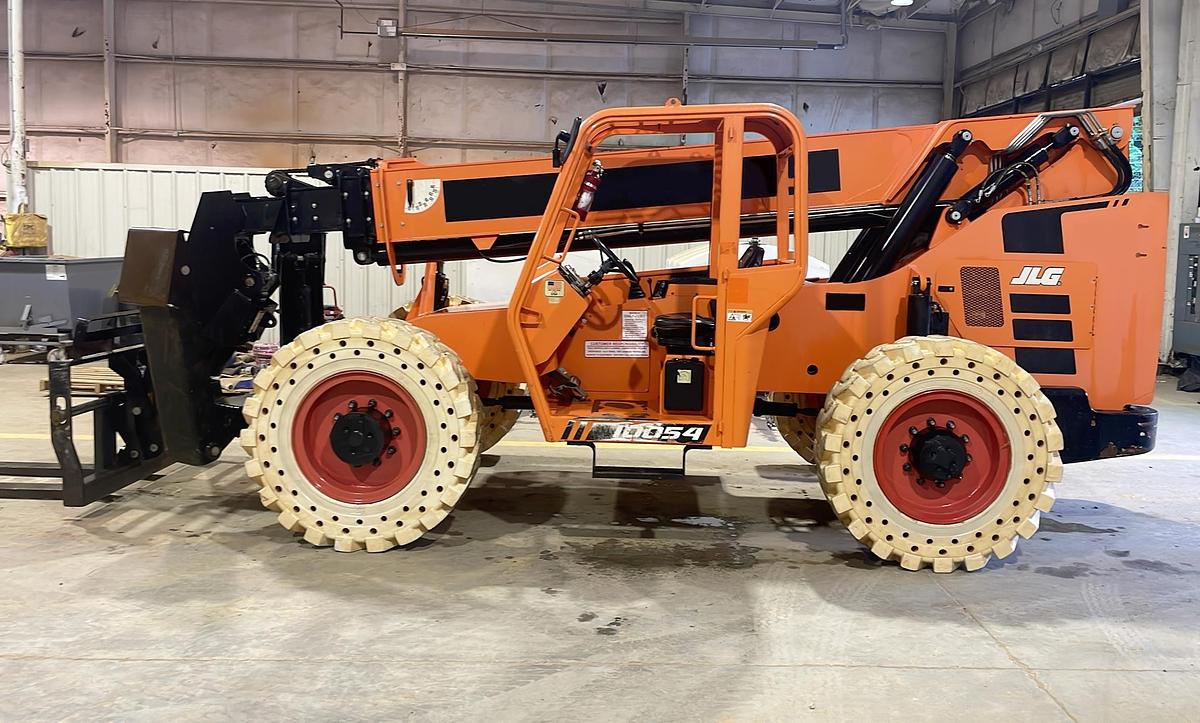 Used 2017 SKY TRAK 10054