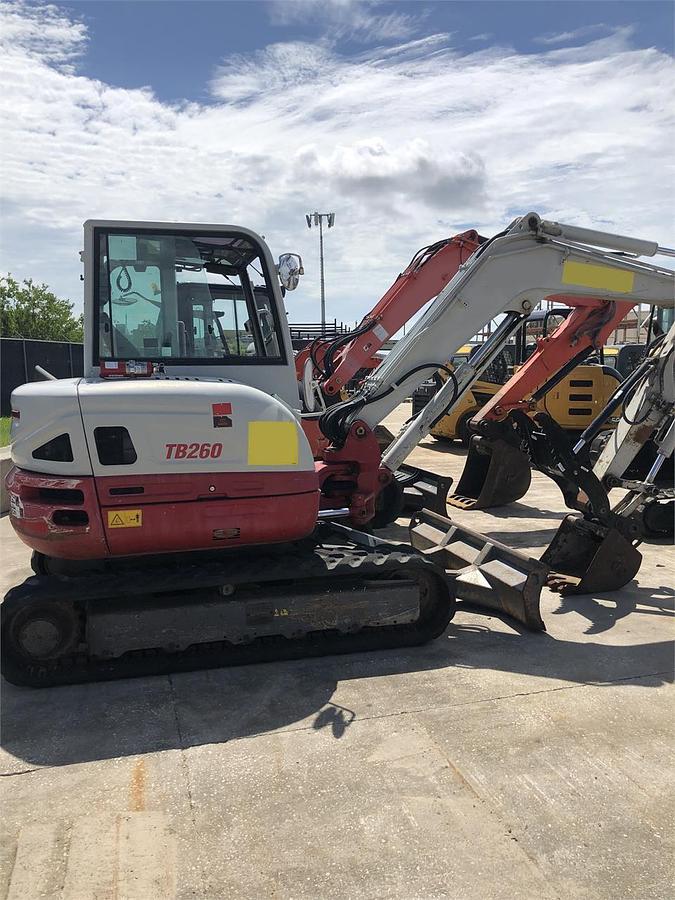 Used 2016 TAKEUCHI TB260