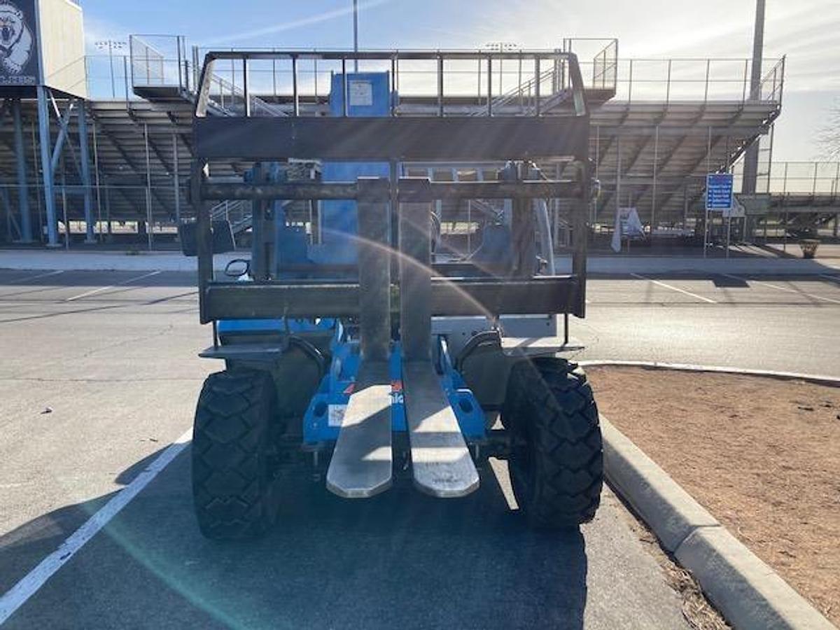 Used 2013 GENIE GTH5519