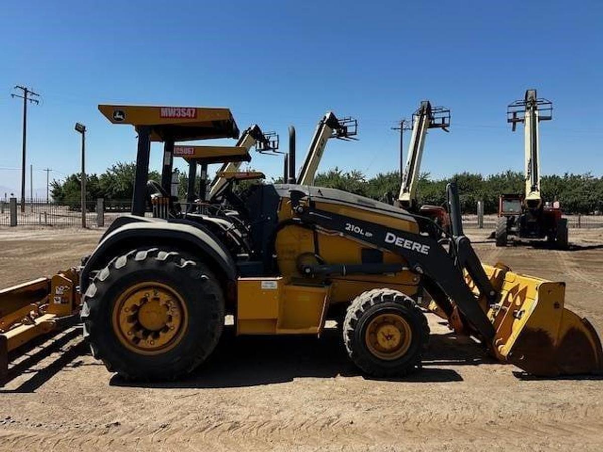 Used 2019 DEERE 210LEP