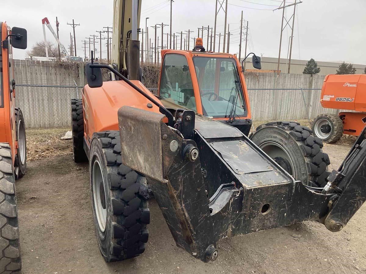 Used 2018 JLG 1055