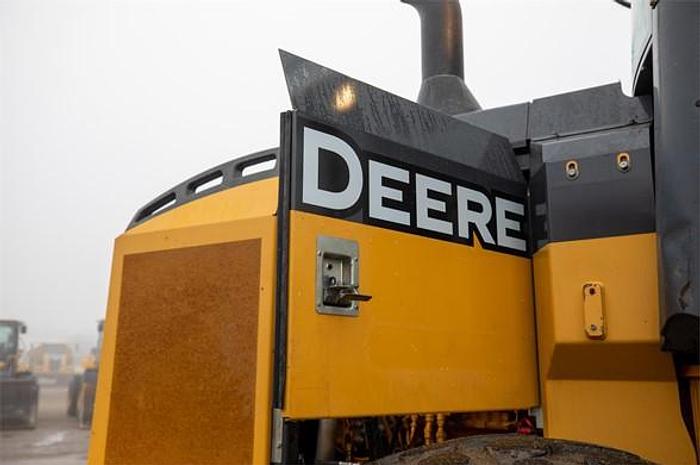 Used 2017 DEERE 544K