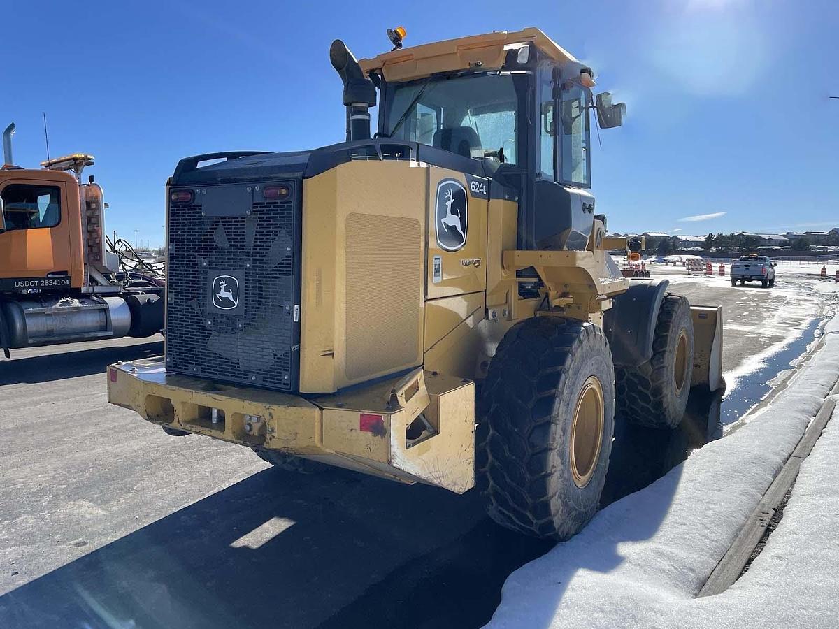 Used 2020 DEERE 624L