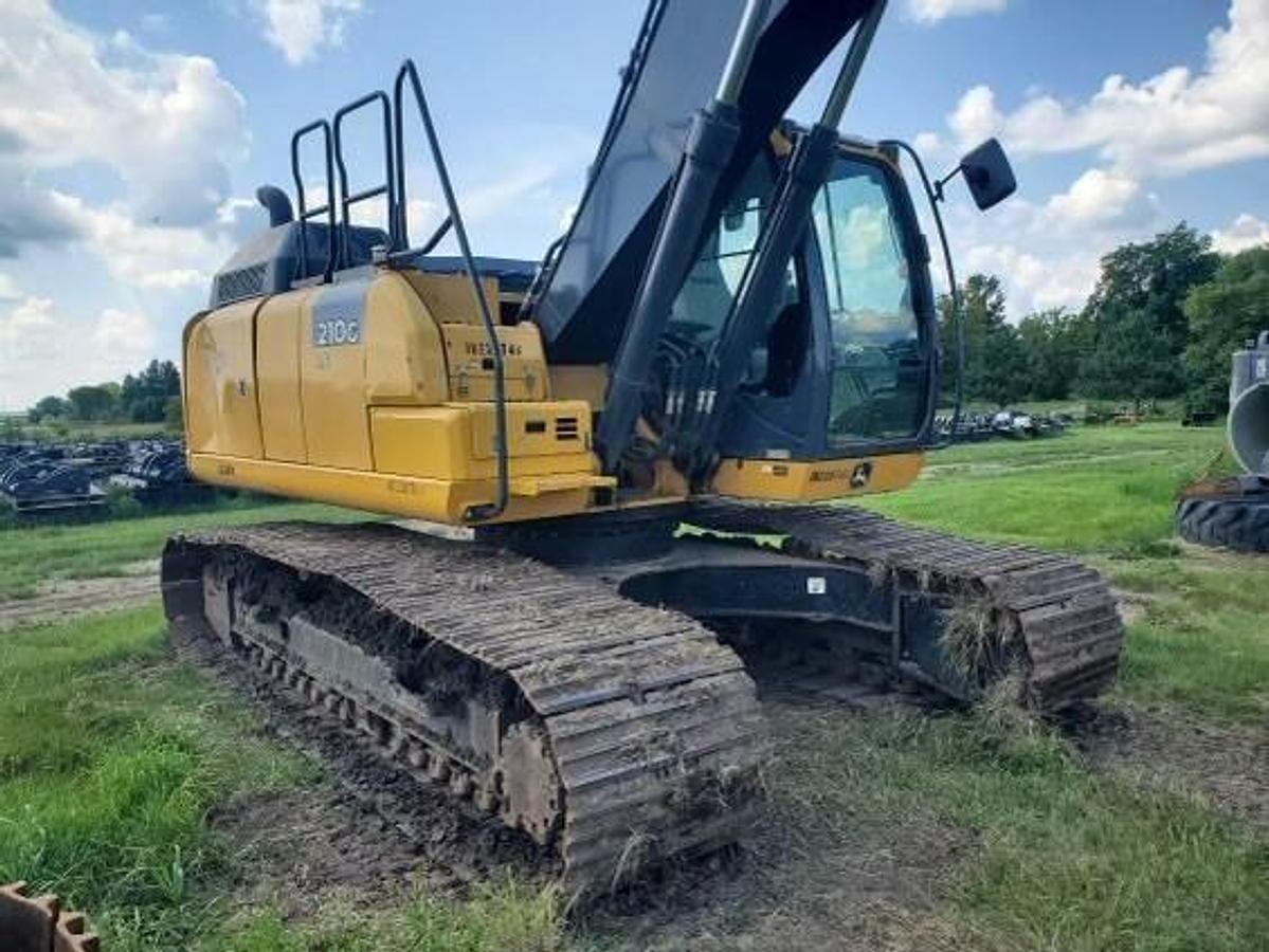 Used 2018 DEERE 210G LC