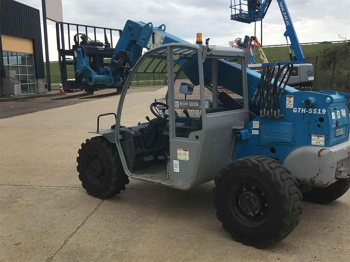 Used 2014 GENIE GTH5519