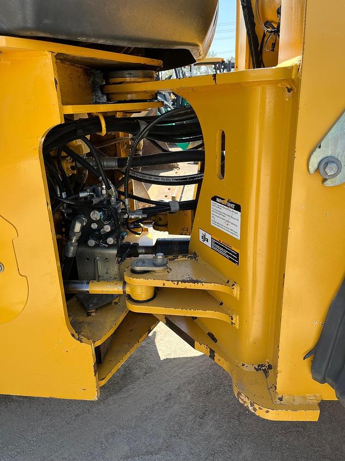 Used 2013 DEERE 644K