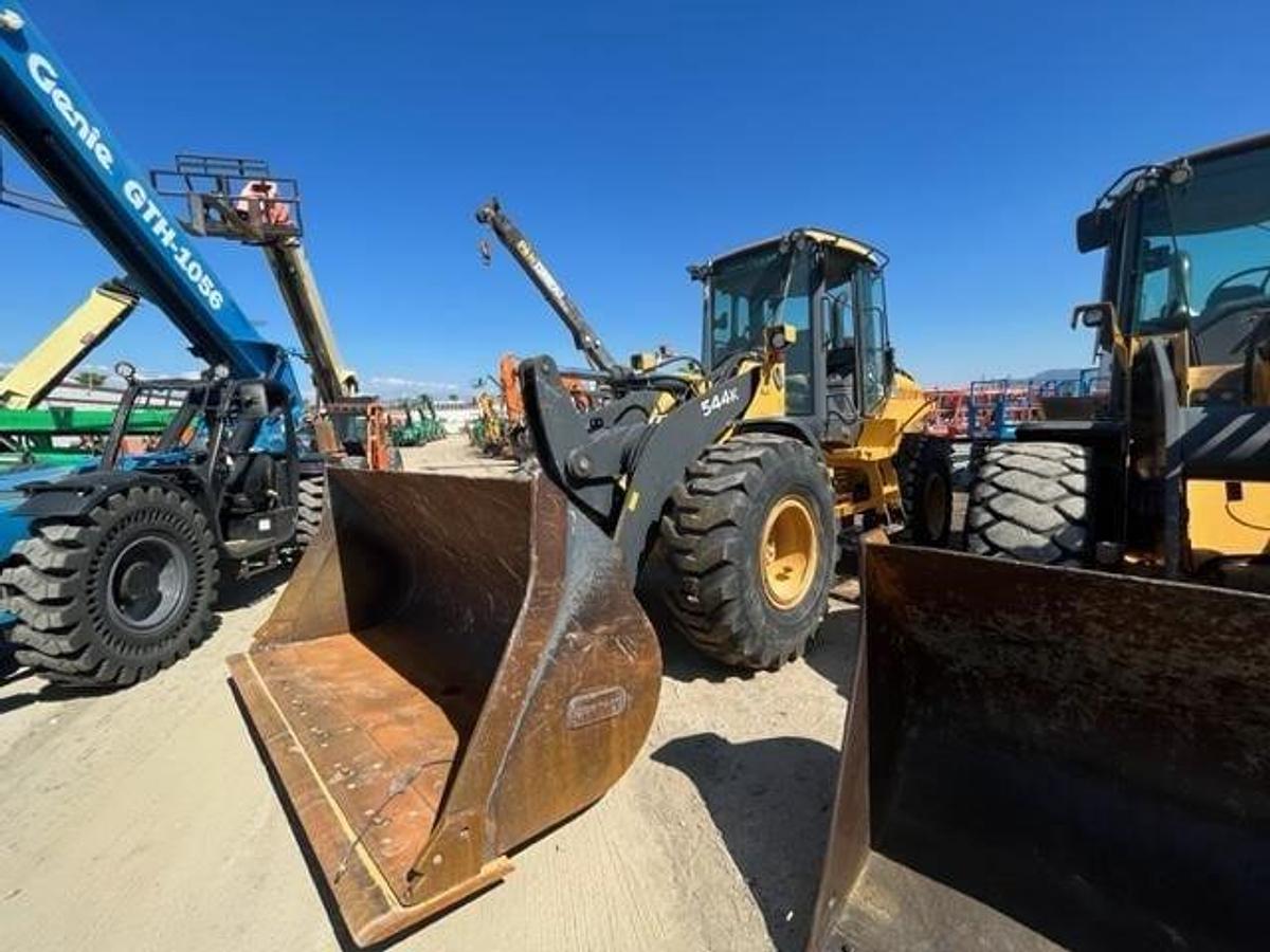 Used 2015 DEERE 544K