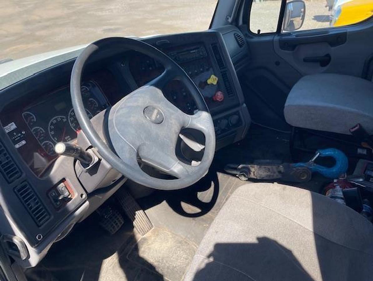 Used 2015 ELLIOTT H110 MOUNTED ON 2015 FREIGHTLINER 108SD